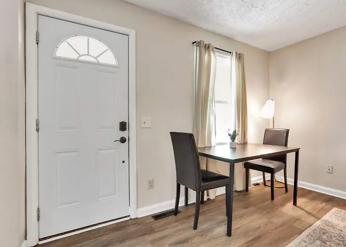 The Lucky 7's Inn-5 Beds Holiday home Columbus